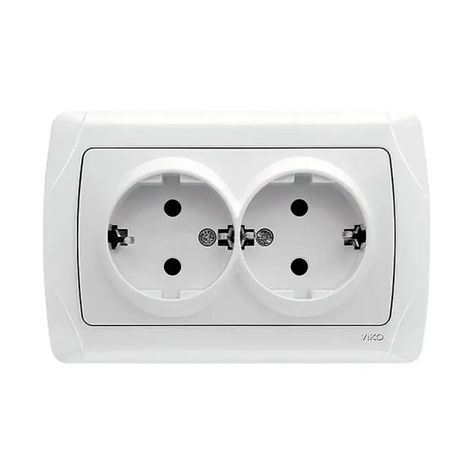 Розетка двойная с заземлением встраиваемая VIKO Carmen 90561056